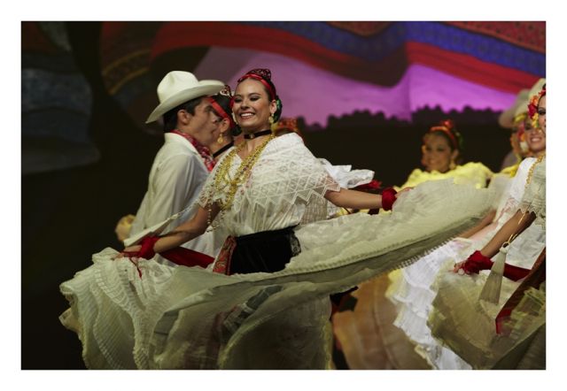 BALLET DE LA UNIVERSIDAD DE COLIMA - MEXICO.