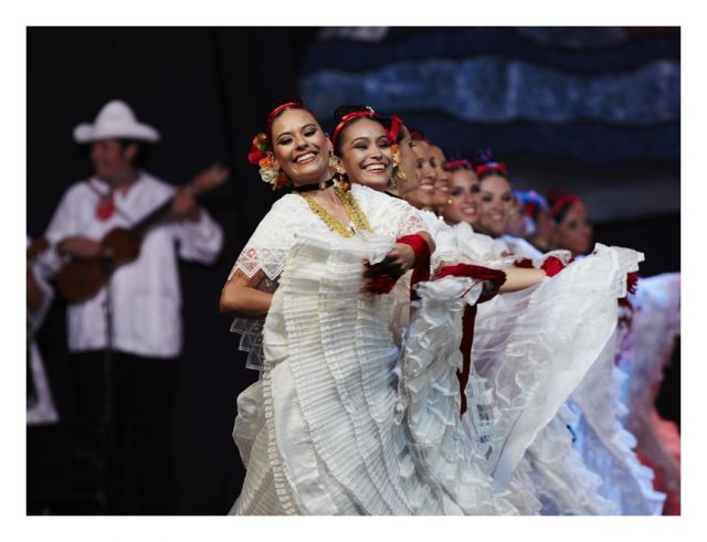 BALLET DE LA UNIVERSIDAD DE COLIMA - MEXICO.