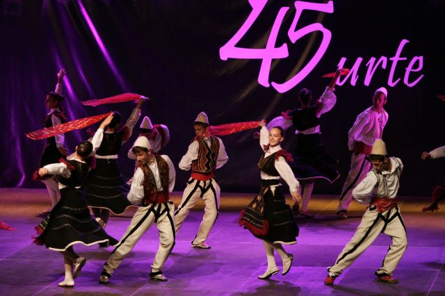 33 jaialdia ESCUELA NACIONAL DE COREOGRAFIA DE TIRANA - ALBANIA.