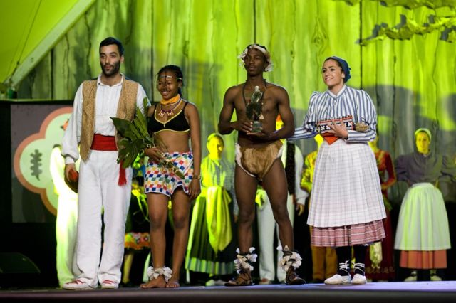 GAUTENG PROVINCIAL FOLKLORE DANCE TROUPE - SUDAFRICA 2009.