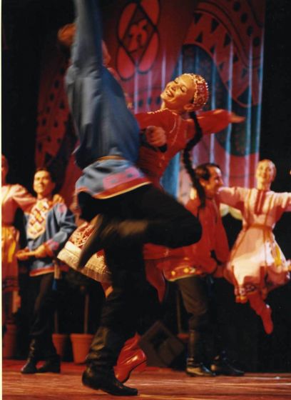 25 jaialdia COMPAIA DE CANTO Y DANZA DE CHUVASHIA (1999).