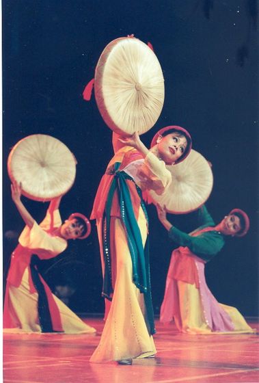 26 jaialdia COMPAIA FOLKLORICA DE VIETNAM (2000).