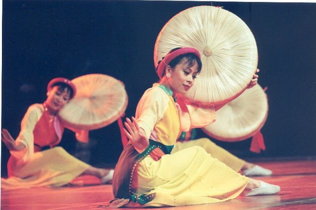 26 jaialdia COMPAIA FOLKLORICA DE VIETNAM (2000).