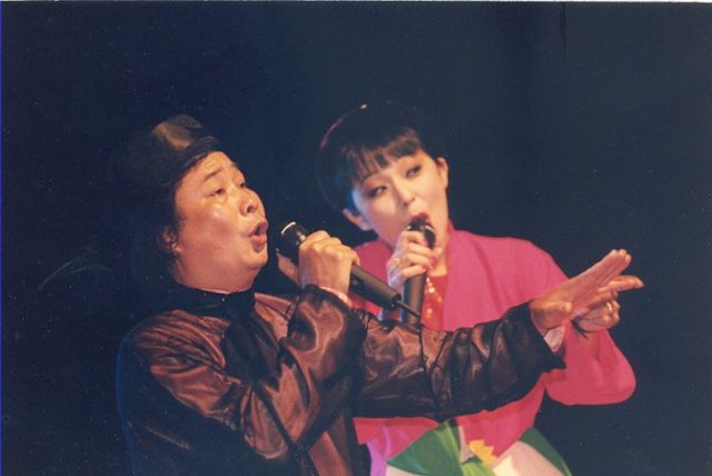 26 jaialdia COMPAIA FOLKLORICA DE VIETNAM (2000).