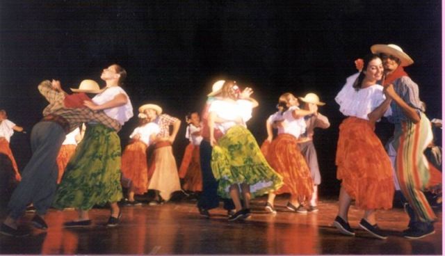 27 jaialdia GRAN BALLET ARGENTINO - ARGENTINA (2001).