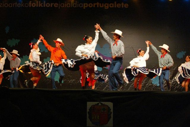 29 jaialdia BALLET  FOLKLORICO DE GUADALAJARA - MEXICO (2003).