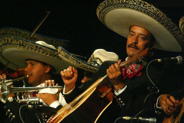 29 jaialdia BALLET  FOLKLORICO DE GUADALAJARA - MEXICO (2003).