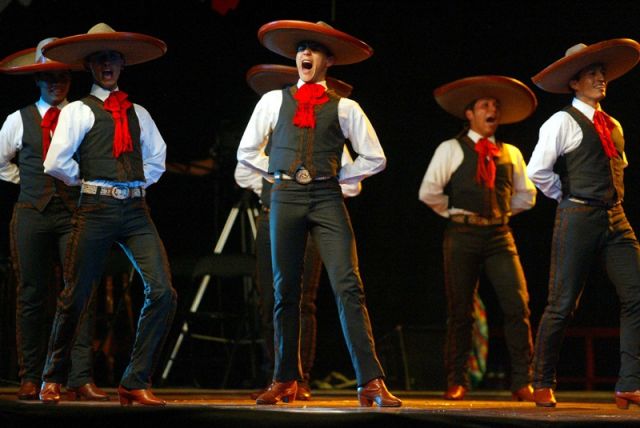 29 jaialdia BALLET  FOLKLORICO DE GUADALAJARA - MEXICO (2003).