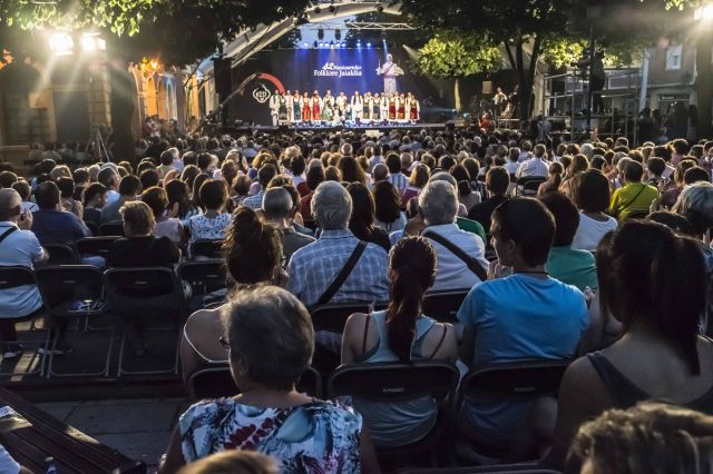 Inauguracin 42. NAZIOARTEKO FOLKLORE JAIALDIA  PORTUGALETE 