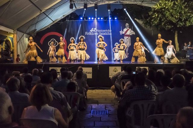 Inauguracin 42. NAZIOARTEKO FOLKLORE JAIALDIA  PORTUGALETE 