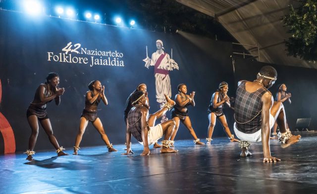 Inauguracin 42. NAZIOARTEKO FOLKLORE JAIALDIA  PORTUGALETE 