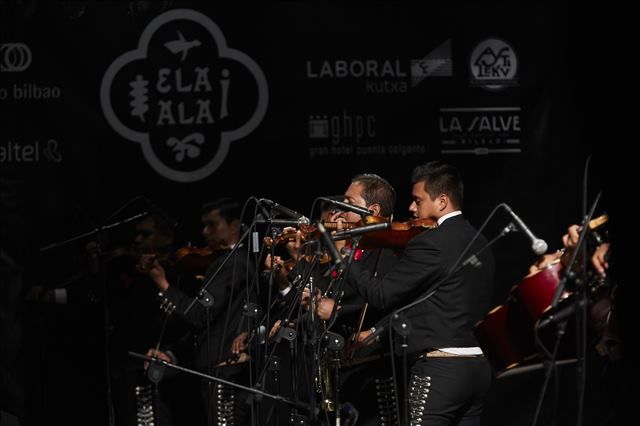 BALLET FOLKLORICO DE LA UNIVERSIDAD DE COLIMA