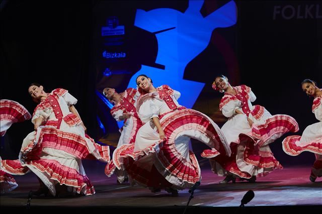 BALLET FOLKLORICO DE LA UNIVERSIDAD DE COLIMA