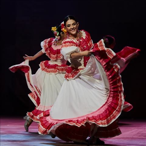 BALLET FOLKLORICO DE LA UNIVERSIDAD DE COLIMA