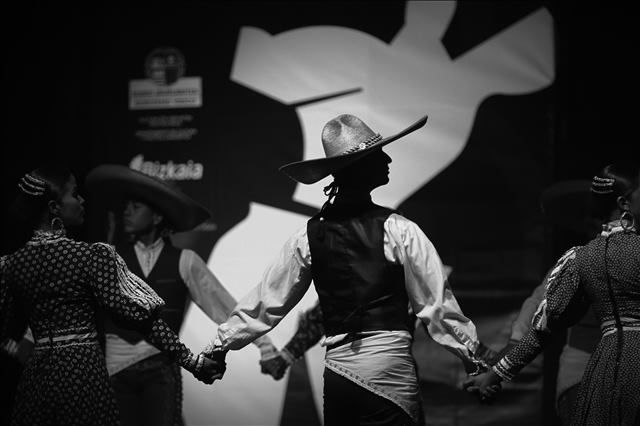 BALLET FOLKLORICO DE LA UNIVERSIDAD DE COLIMA