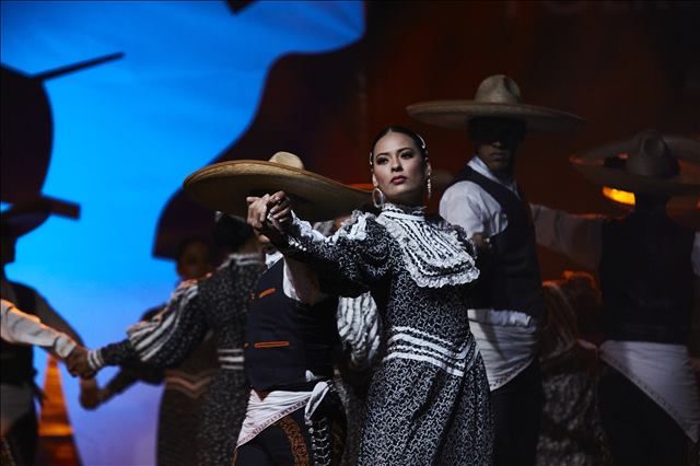 BALLET FOLKLORICO DE LA UNIVERSIDAD DE COLIMA