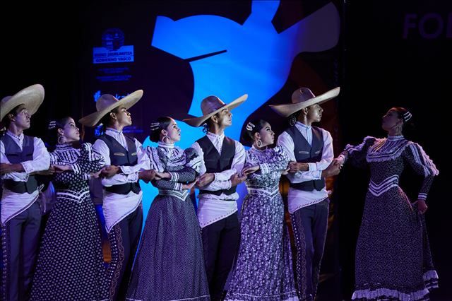 BALLET FOLKLORICO DE LA UNIVERSIDAD DE COLIMA