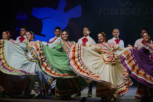 BALLET FOLKLORICO DE LA UNIVERSIDAD DE COLIMA