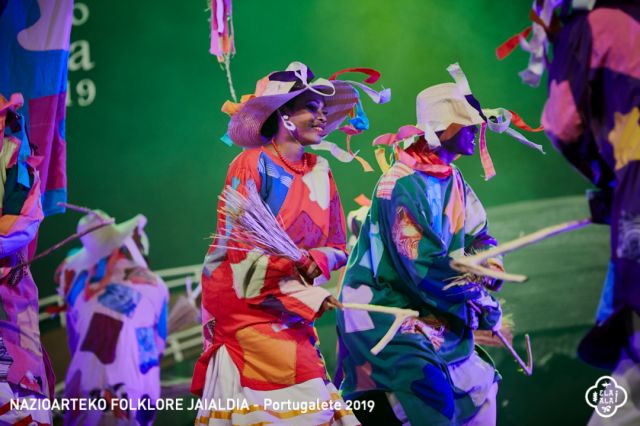 COMPAIA FOLKLORICA CAMAGUA