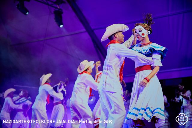 COMPAIA FOLKLORICA CAMAGUA