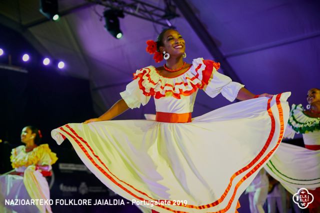 COMPAIA FOLKLORICA CAMAGUA