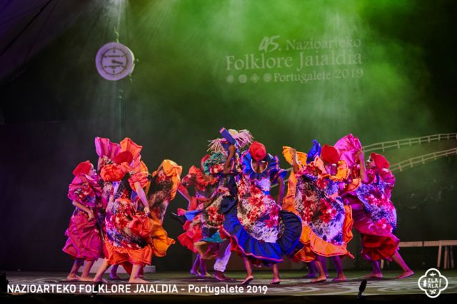 COMPAIA FOLKLORICA CAMAGUA