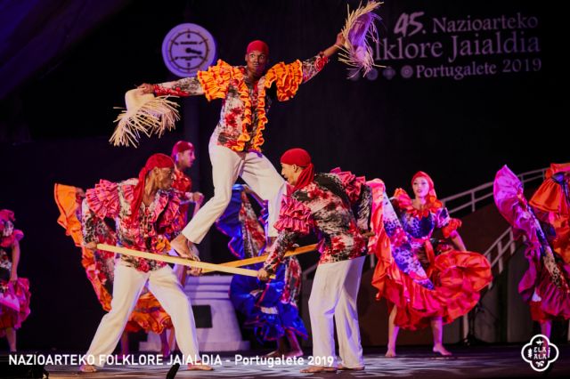 COMPAIA FOLKLORICA CAMAGUA