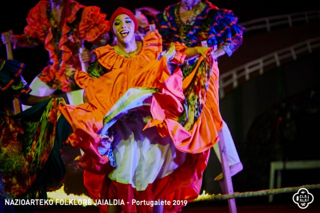 COMPAIA FOLKLORICA CAMAGUA