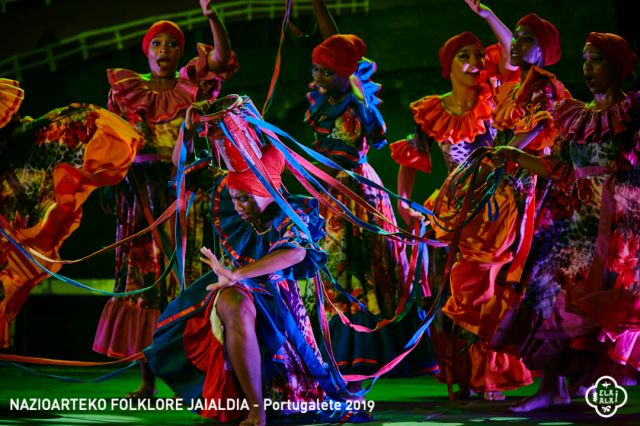 COMPAIA FOLKLORICA CAMAGUA