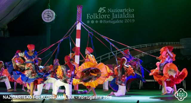 COMPAIA FOLKLORICA CAMAGUA