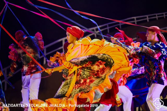 COMPAIA FOLKLORICA CAMAGUA