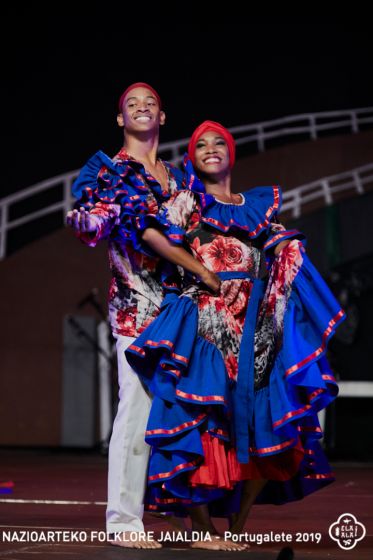 COMPAIA FOLKLORICA CAMAGUA